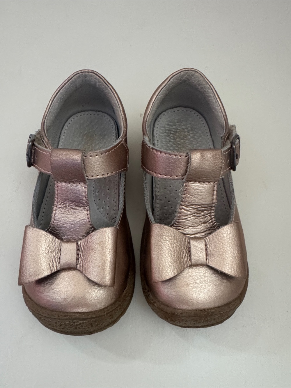 L’Amour toddler size 7 rose gold metallic